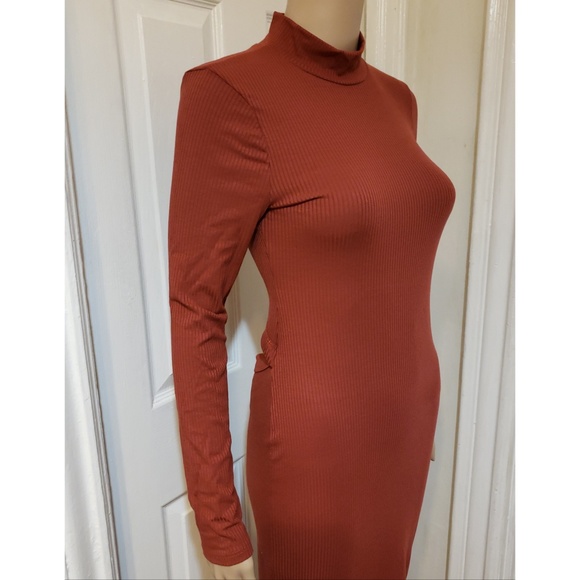 NWT| {RUST SLICE BACK COLUMN DRESS} (-S - M-) - Picture 9 of 9